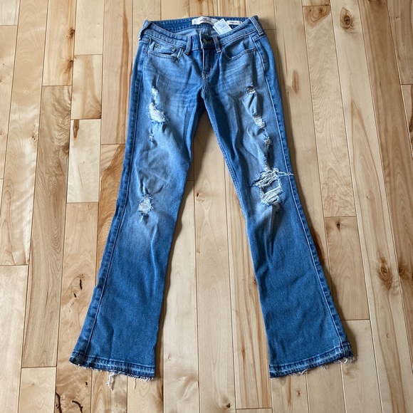 NEW Hollister “Vintage” Inspired Boot Cut Jeans - Picture 2 of 4
